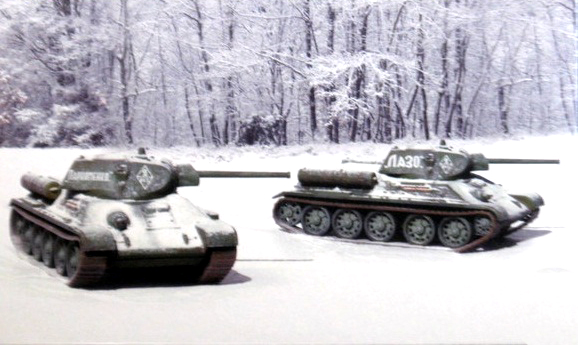 7523  техника и вооружение  Танк-34/76 мод.42  (2 быстросборные модели) (1:72)